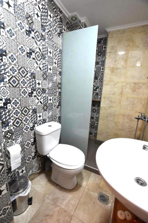 Cleopatra Apartment *