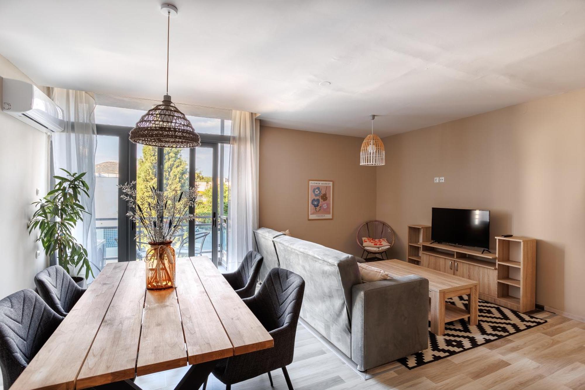 Cleopatra Apartment *